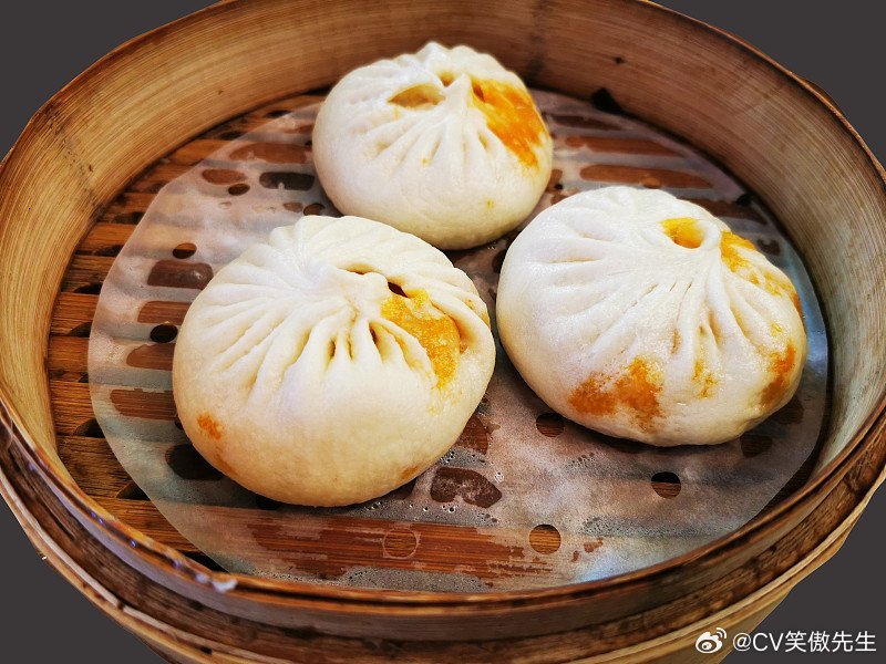 笑傲先生早餐最美味的就是鲜嫩多汁的包子个人觉得肉包比豆腐更好吃这里的豆腐都是新鲜