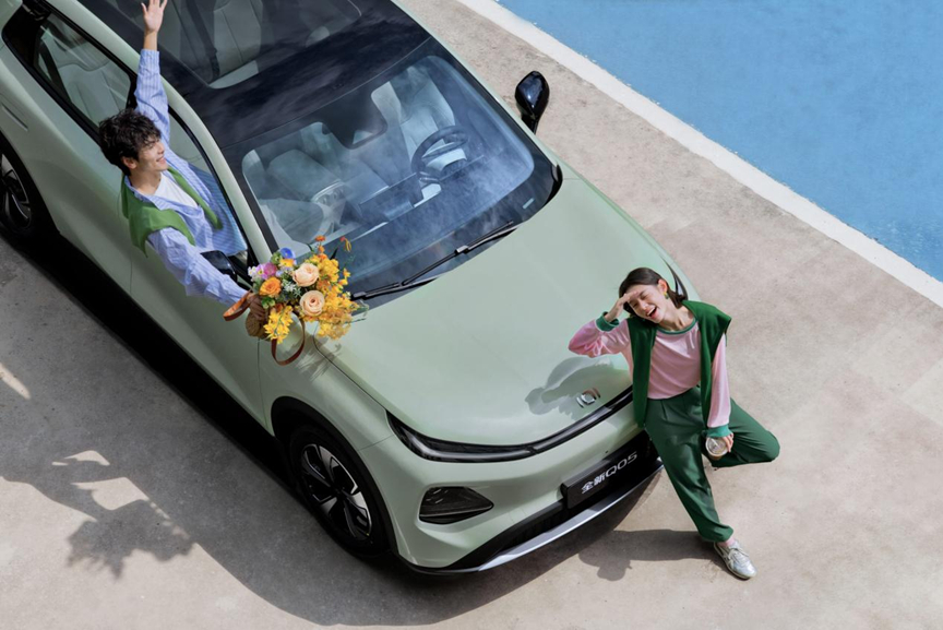 十万级内唯一搭载激光雷达，这个title你会想到哪台车？今天上市的长安启源全新Q