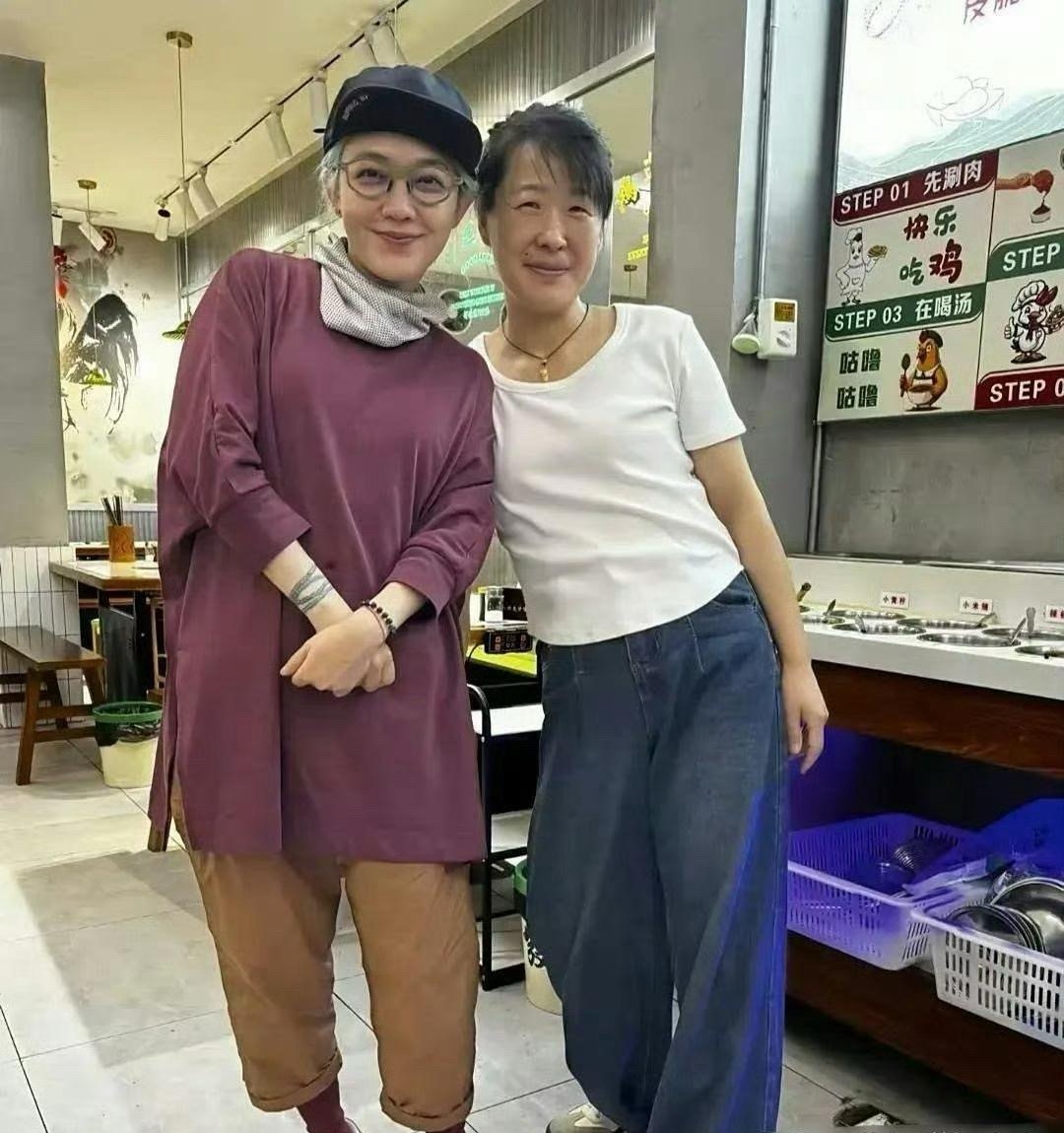 网友偶遇徐若瑄，本人给人一种亲切很随和的感觉。 ​​​