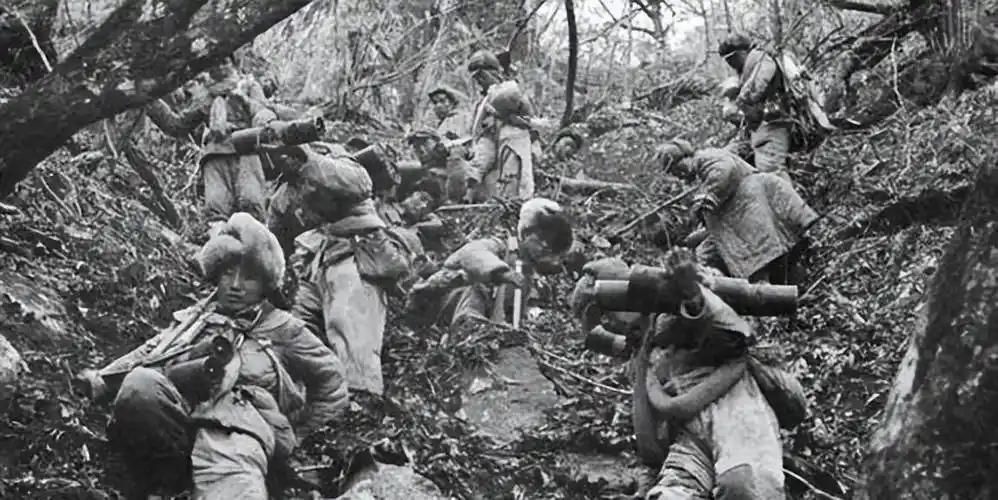 1951年朝鲜战场180师440人机关被围无掩护，军务科长张杰冒死率队雨夜突围成