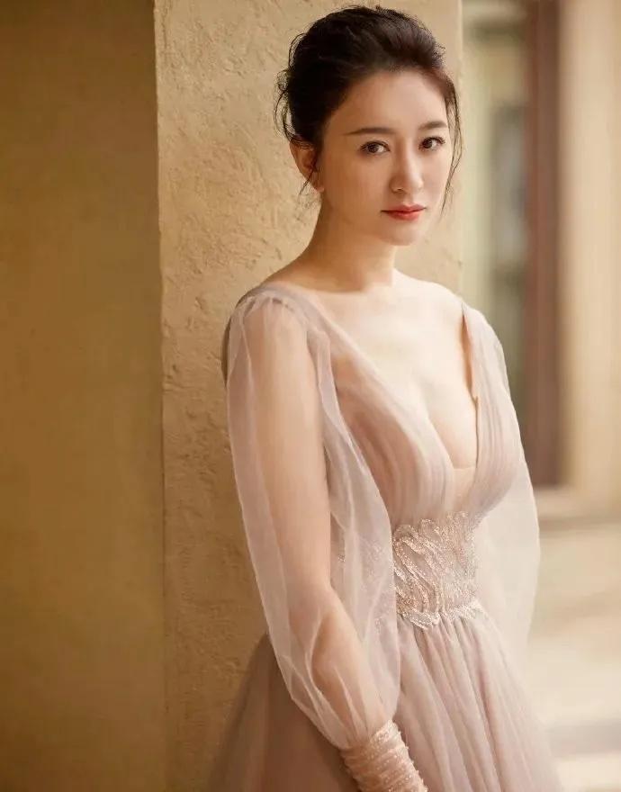 李小冉真的已经五十岁了吗？

可总感觉她的状态完全突破了年龄的限制。

上个礼拜