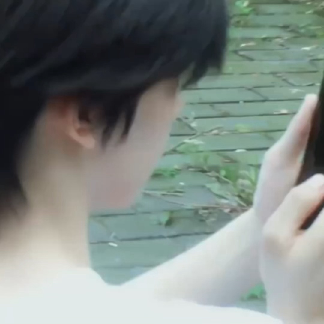 mv里的呆子 