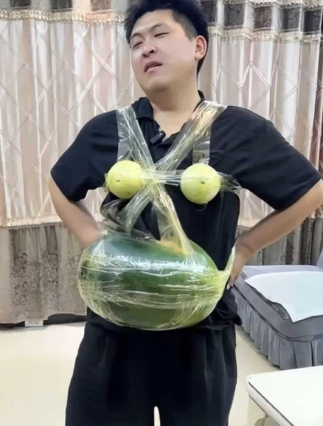有谁知道他这是在干什么？