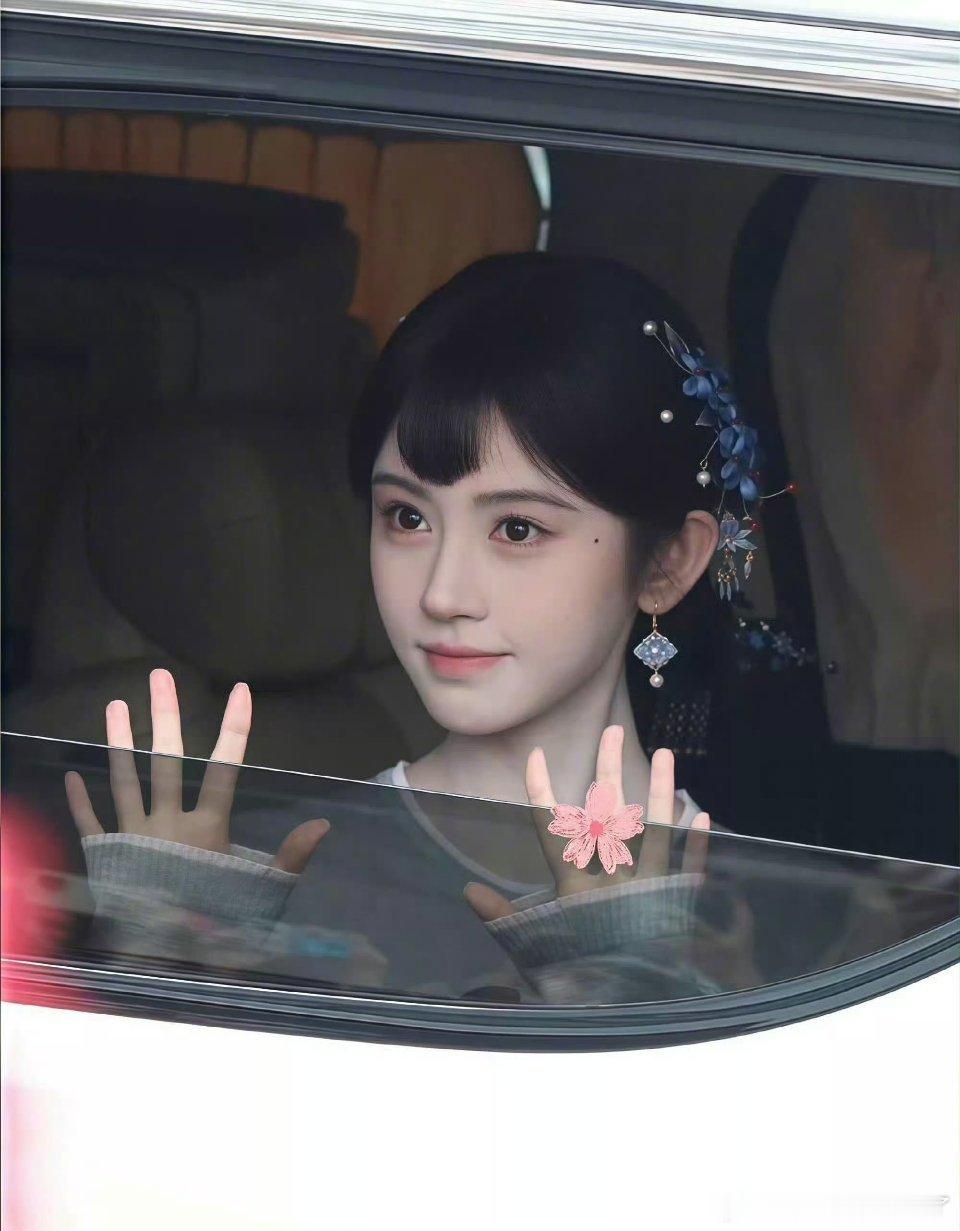 万花世界才开机就有黑稿了吗，状态这么好的一张脸竟说崩