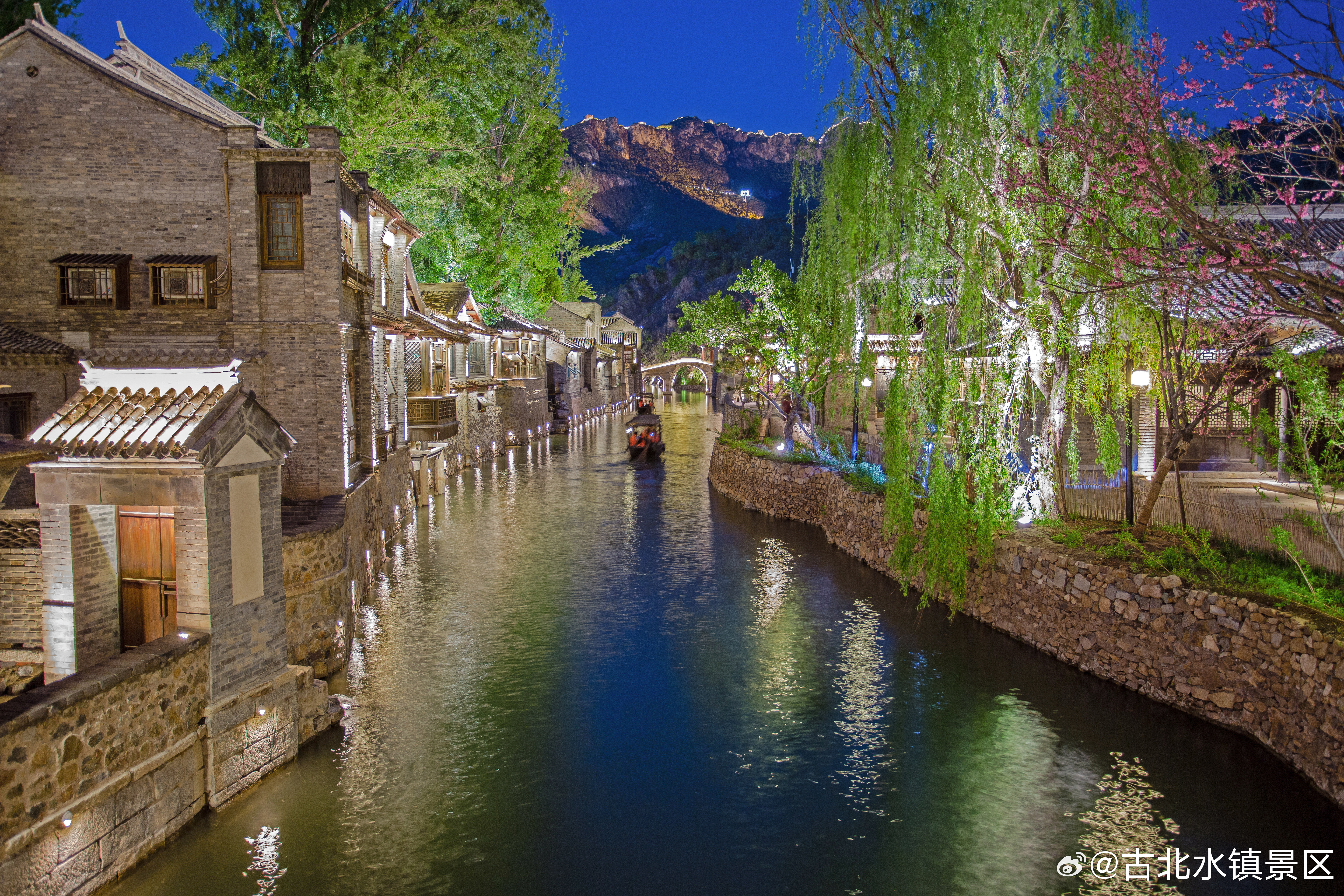 春光易逝，夜晚却永恒温柔。愿你在每一个春夜，都能找到内心的安宁晚安，宝子们~#古