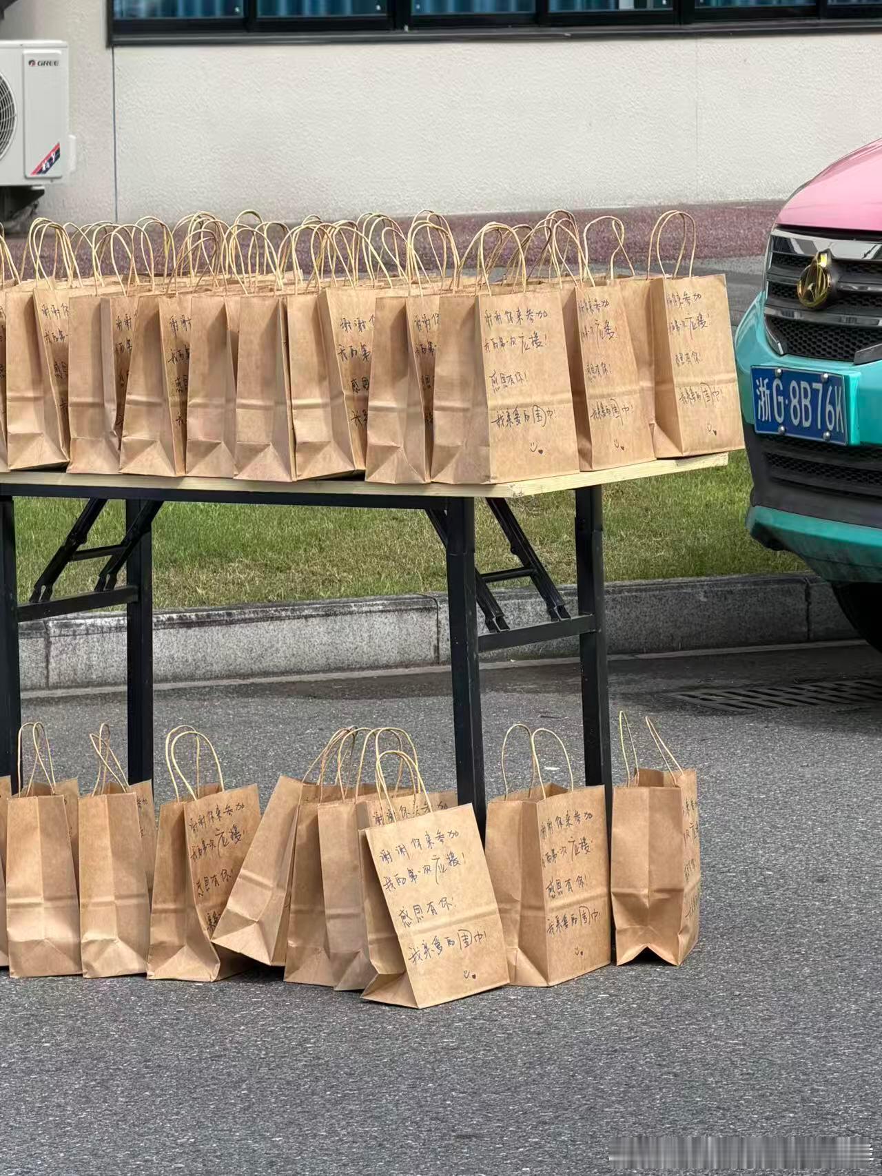熠而叁思新人迎来最佳赏味期魏笑厚本周知意包洁仪新人美时期 我宣布熠而叁思这批新人