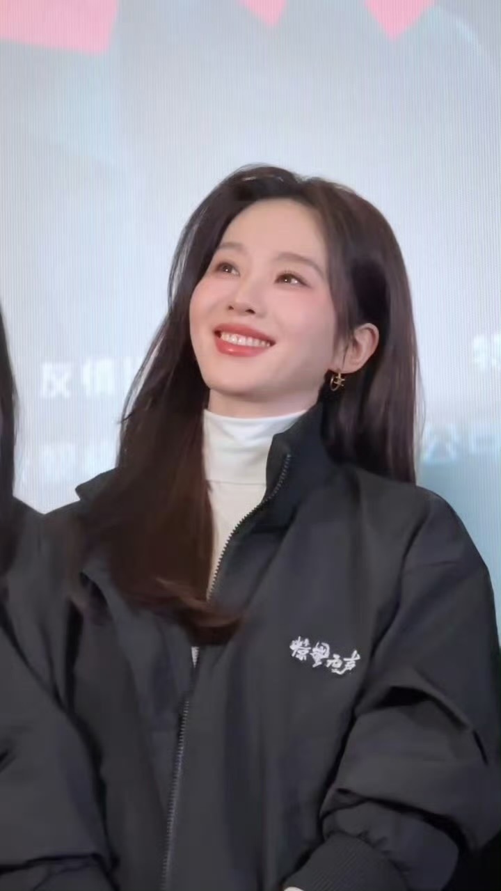 刘诗诗真的太美了！我太吃刘诗诗的颜了，可是我感觉我有了刘诗诗还是会想要杨幂的……