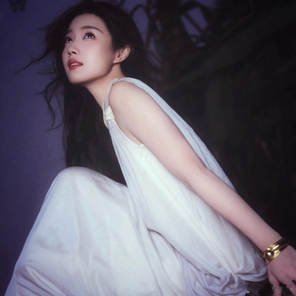 卢昱晓  卢昱晓头像更新🌊卢昱晓｜ 