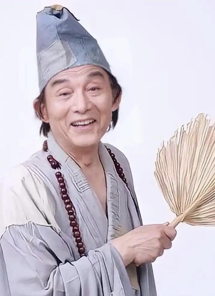 游本昌走了。93岁，今天凌晨。

很多人只知道他是“济公”，不知道他52岁才等到