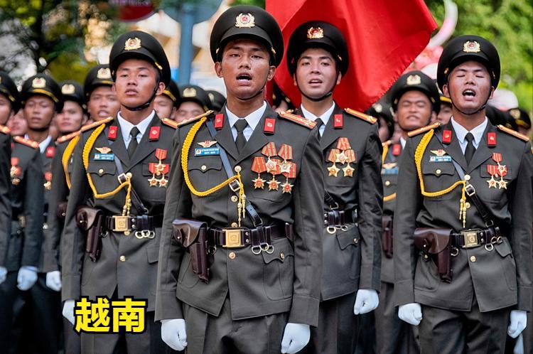 越南统一50周年，中国仪仗队在越南引起轰动。我有点不理解，不就是一个仪仗队队吗？