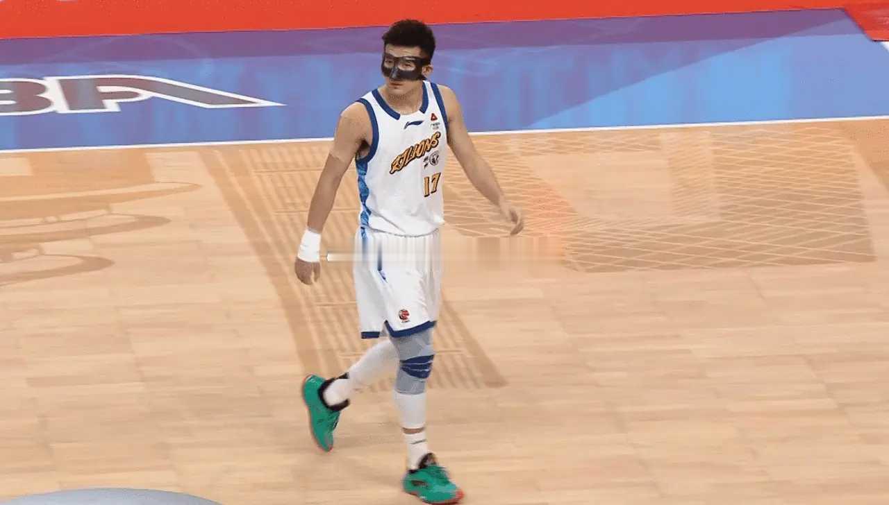 广厦6分优势送北京首败 孙铭徽22+5赵睿空砍22+9+6 12月30日，202