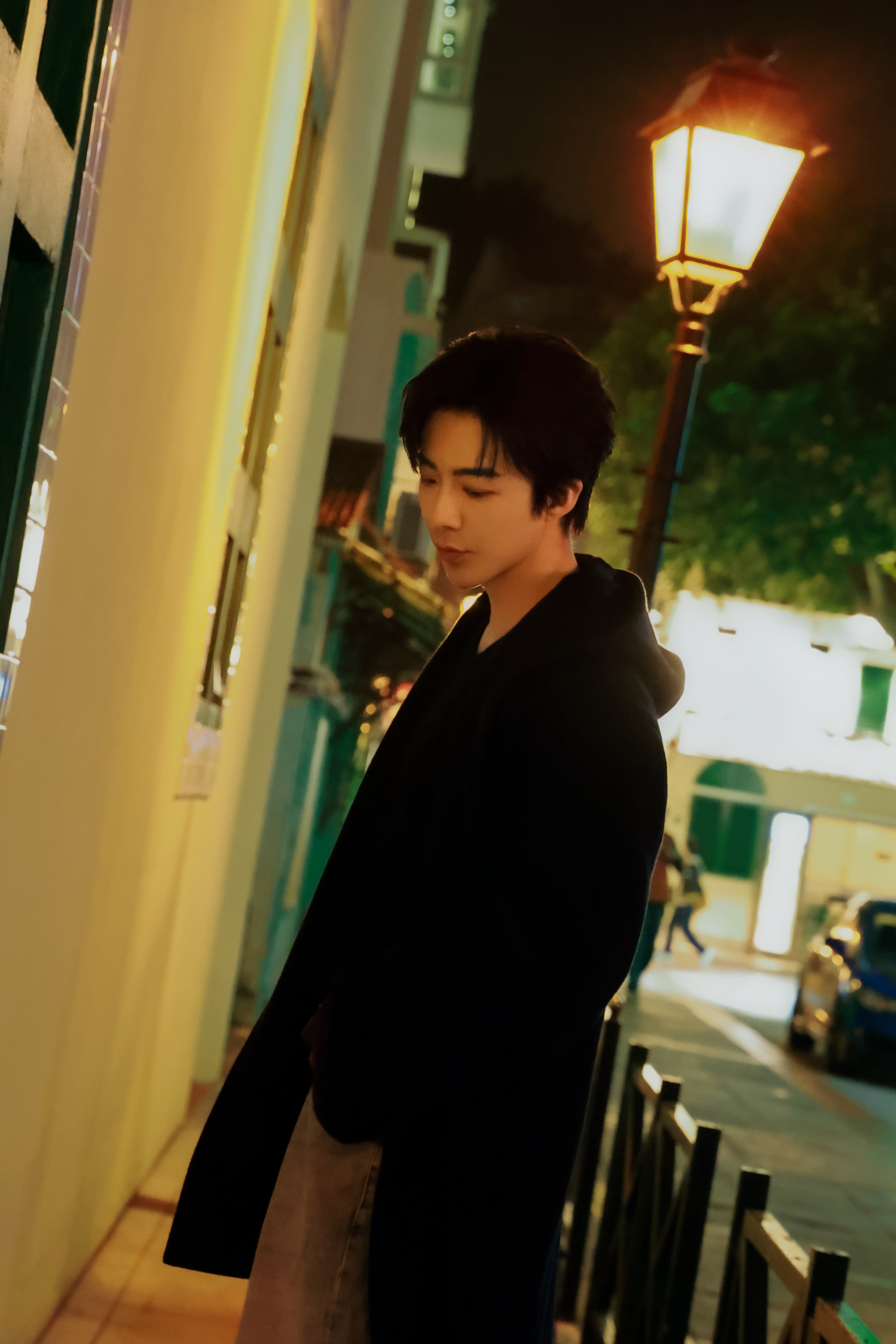 摩登兄弟微博之夜加速器向全世界安利我担循环单曲品鉴中 月亮和星星不会奔你而来，但