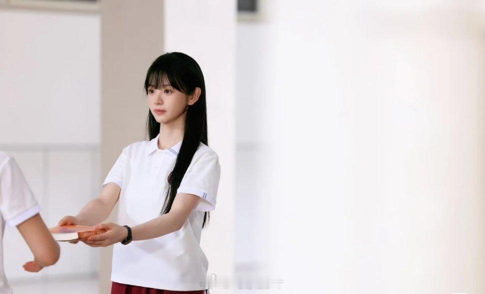 《天才女友》8.2定档爱奇艺，田曦薇新开偶像剧，讲述了由校园到职场超级成长轨迹，