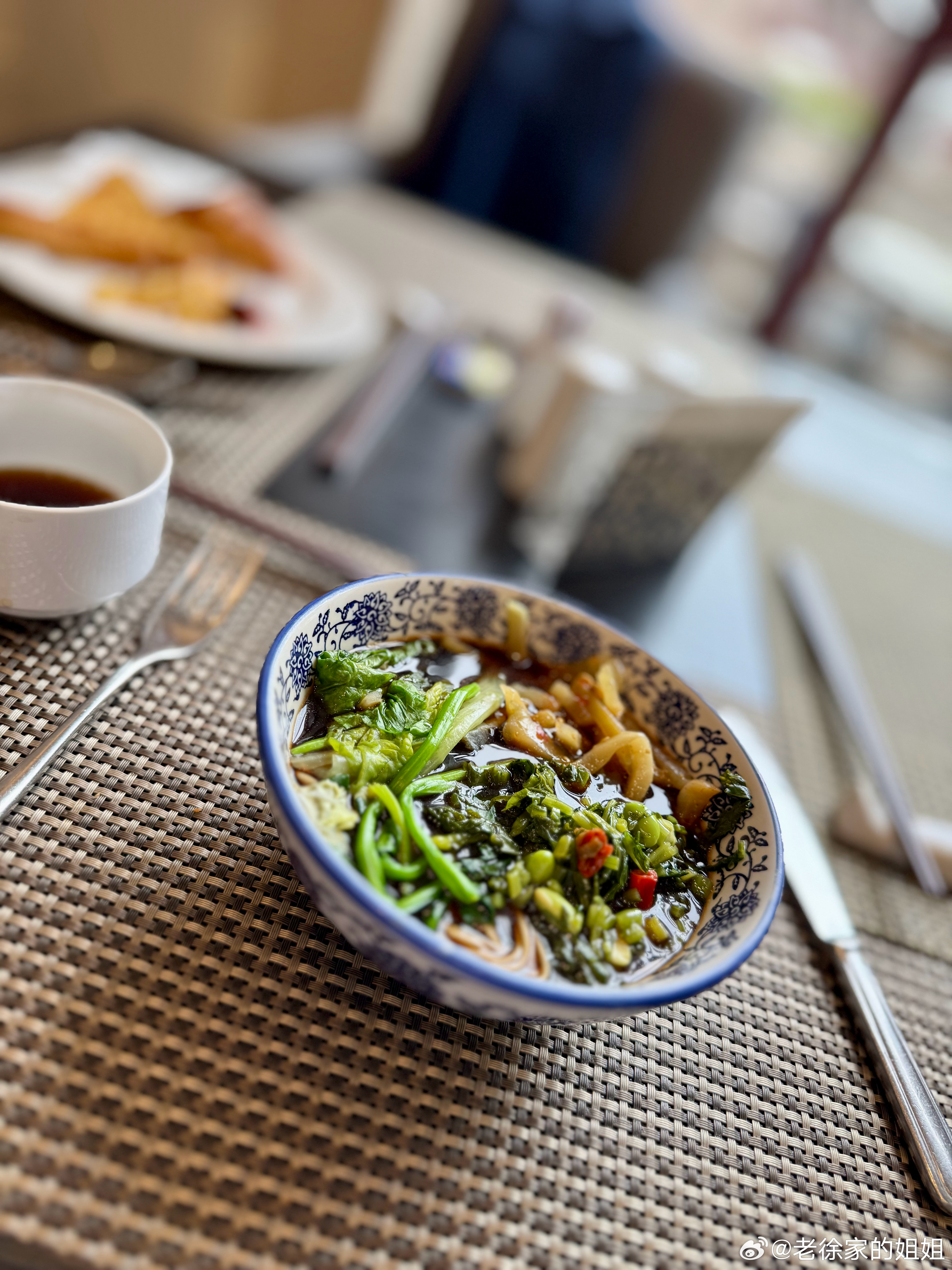 地瓜和红汤底、生菜小料加分。 