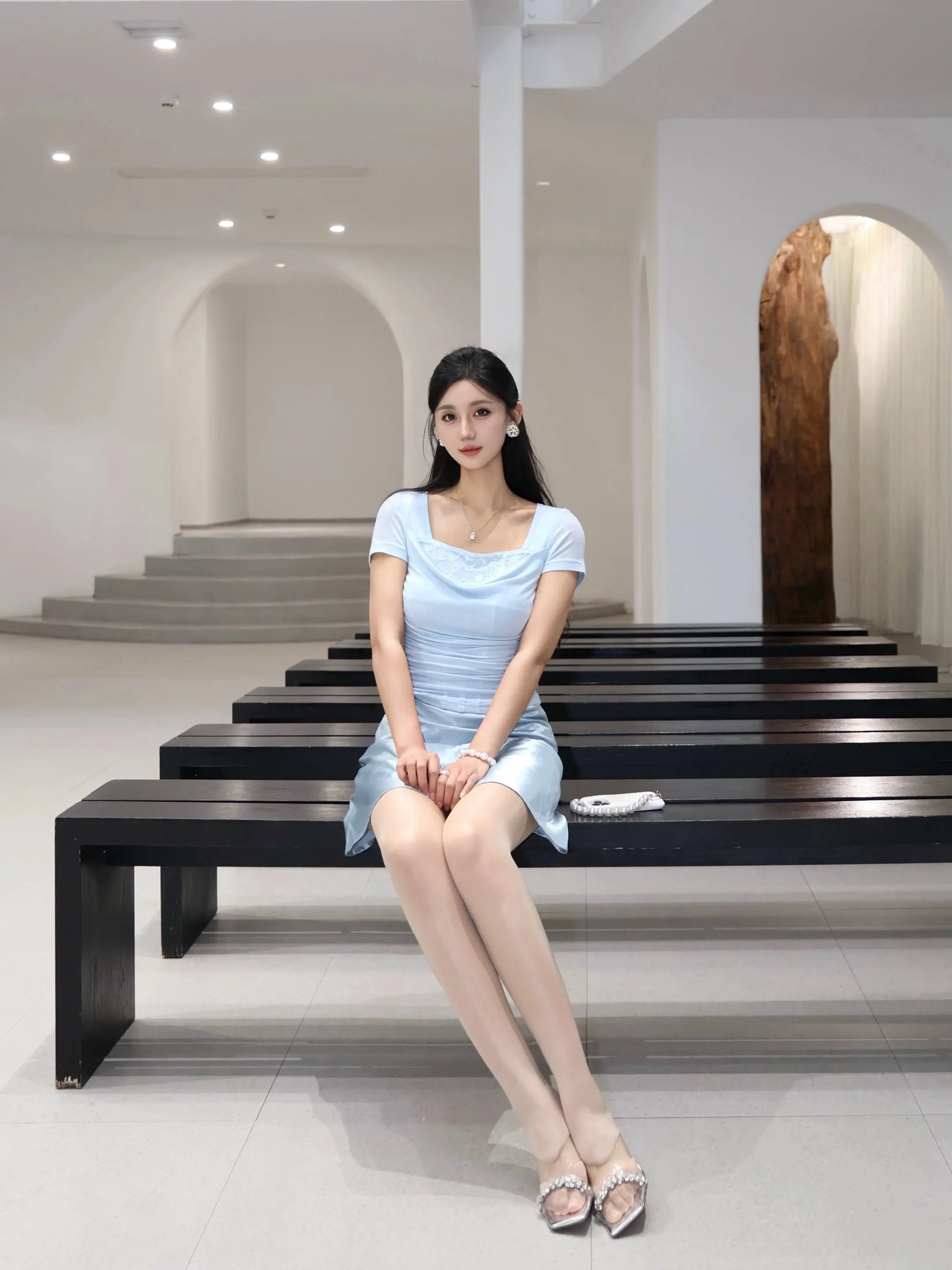 命运在新陈代谢 很深的东西变得很浅 某一天 我们都会平静的接受一切
