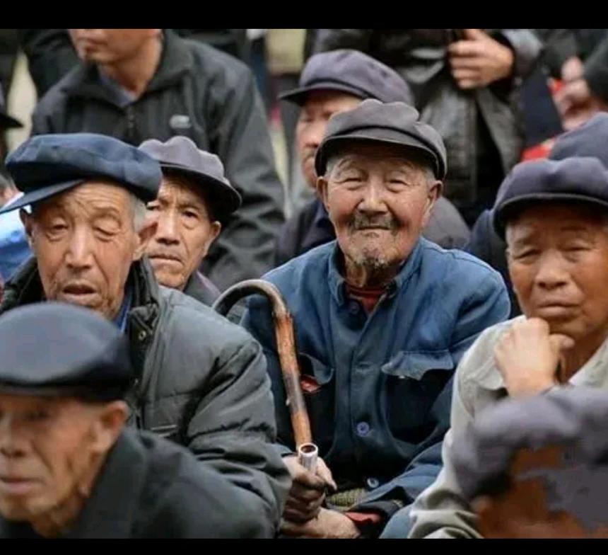 #邀请大家猜谜语# 八个老汉尿床猜一个地名是什么？#分享有趣的谜语#