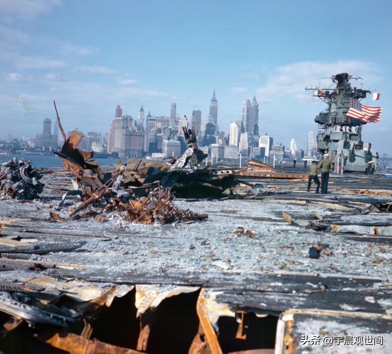 美国航母真的很难打沉…
1945年4月28日，美国海军“富兰克林”号航空母舰（C