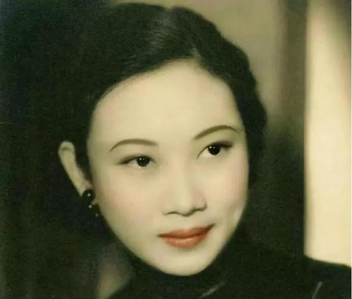 1938年，41岁的戴笠对秘书余淑衡说道：“去我房间取一份文件。”这句话像根细针