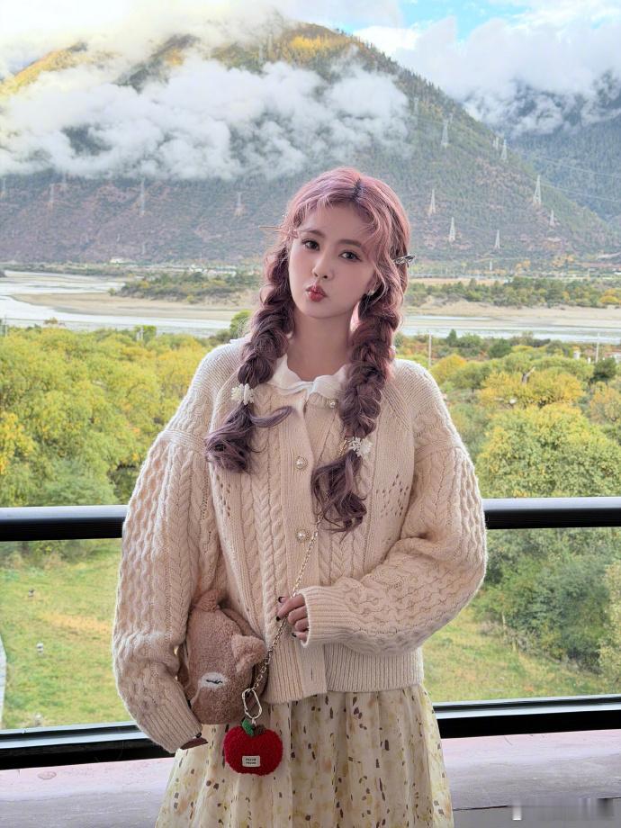 白鹿镜头下的西藏白鹿录制奔跑吧在西藏竟然自己拍了这么多图[吃惊]还拍这么好看，而