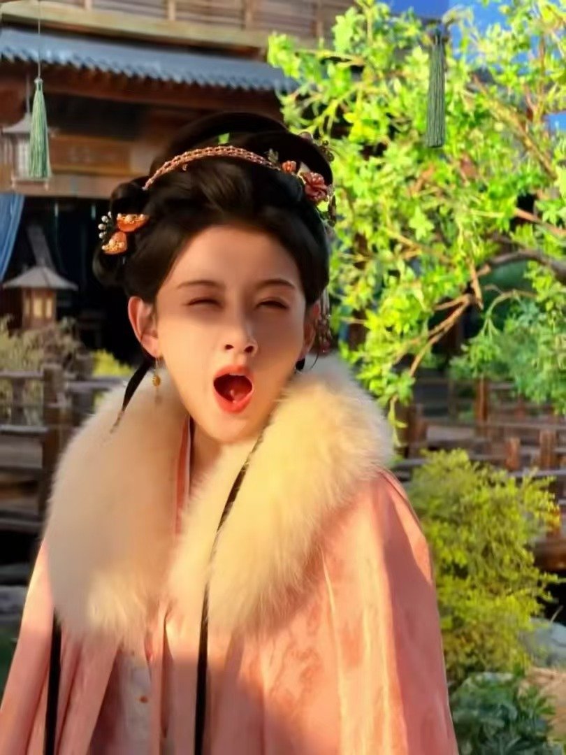 宋祖儿哈欠wink周六上班的宋祖儿 宋祖儿哈欠wink ​​​