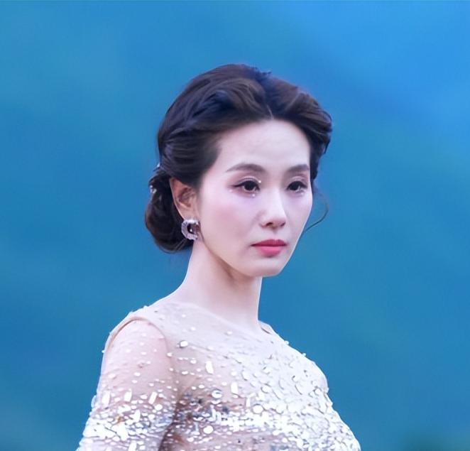 刘诗诗这次扛住高清怼脸了吗？感觉这次的状态一扫之前的疲惫啊，气血很充足。关键眼窝