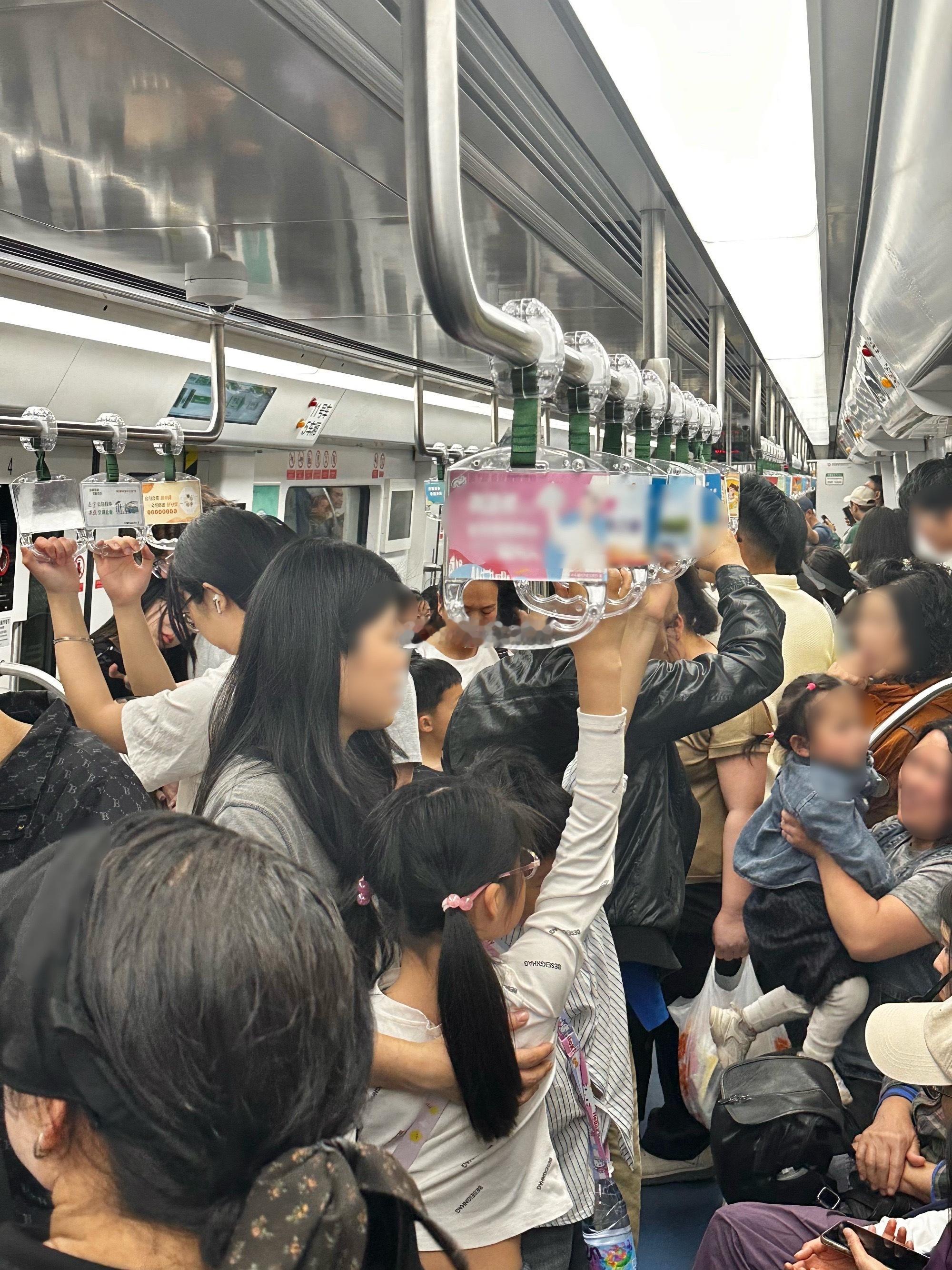 五一假期第二天的福州地铁客流 主打一个拥挤 客流次新高问题不大 