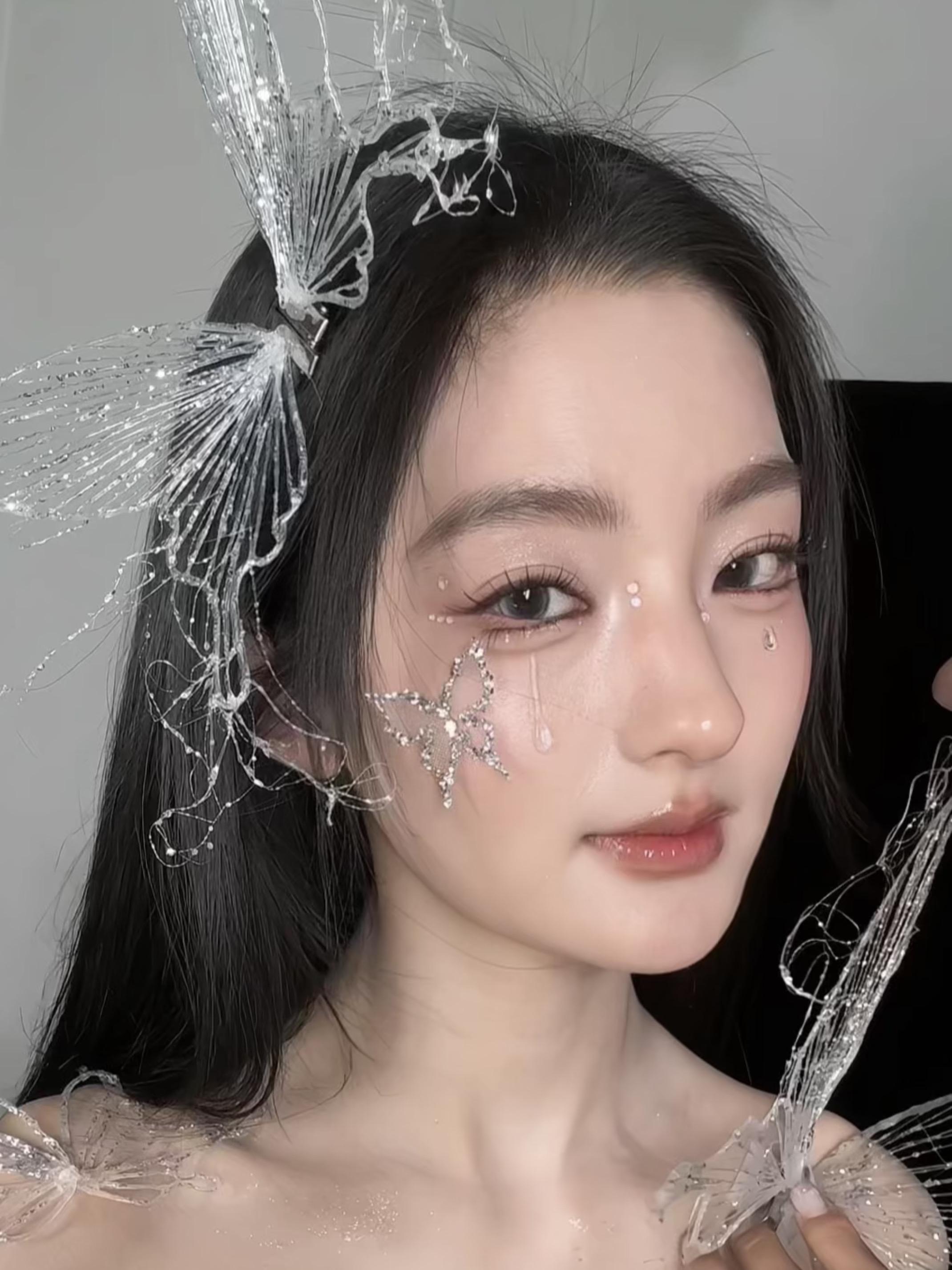 这个蝴蝶有点好看🦋