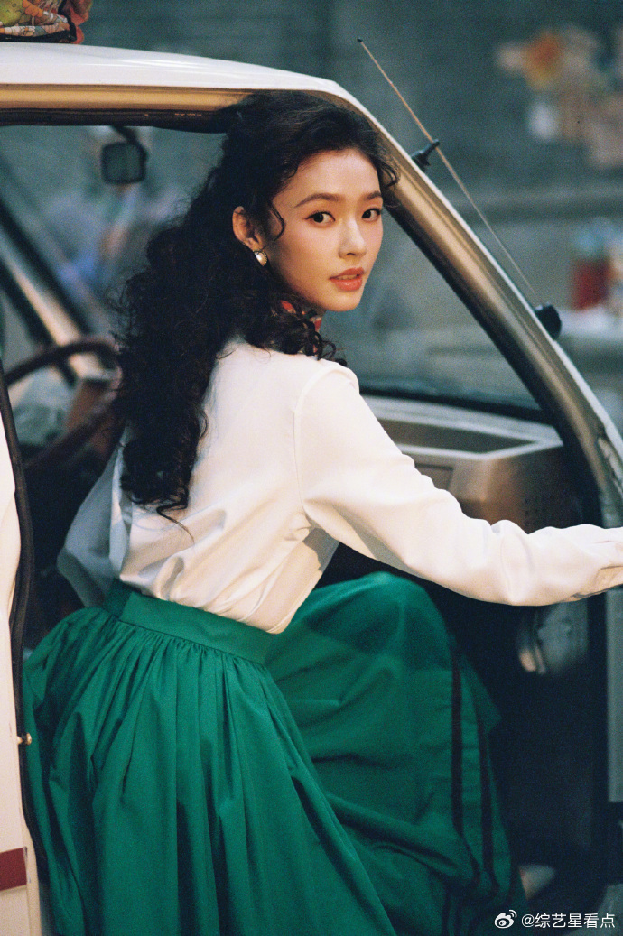 林允在冬去春来的最后一天拍的  看到剧照的时候，真的是让人觉得很惊喜了，林允在冬