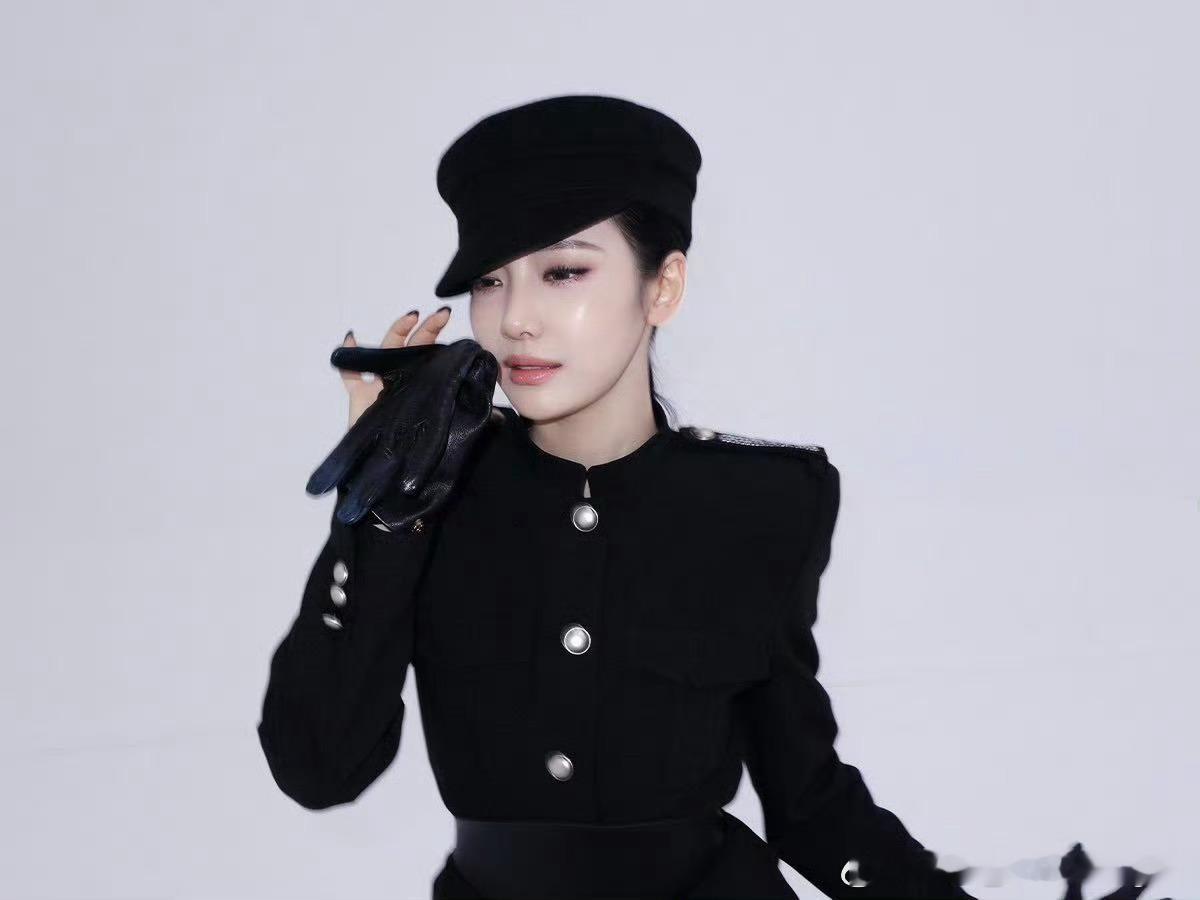 所有人 感受！宁警官请鞭打我吧😋此女的表现力已在next level宁艺卓五唱