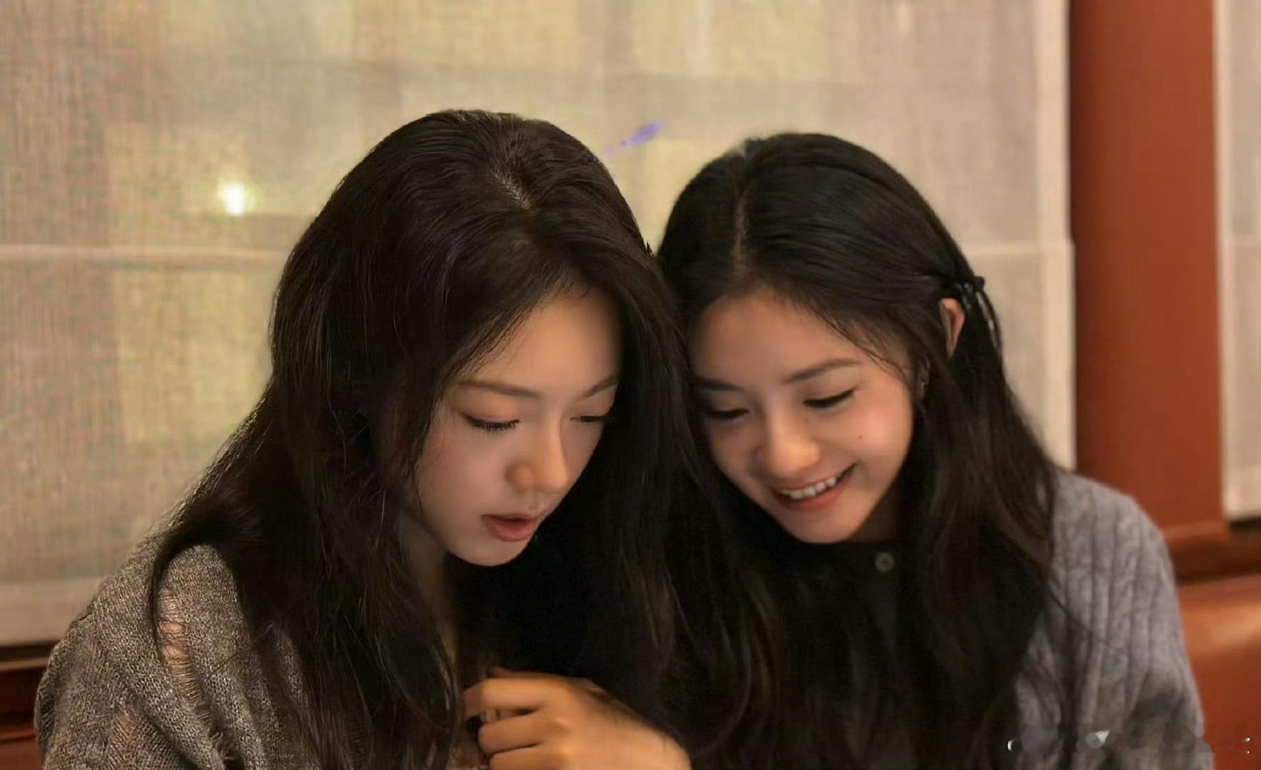 赵今麦和刘浩存同框显得头更大了 ​​​