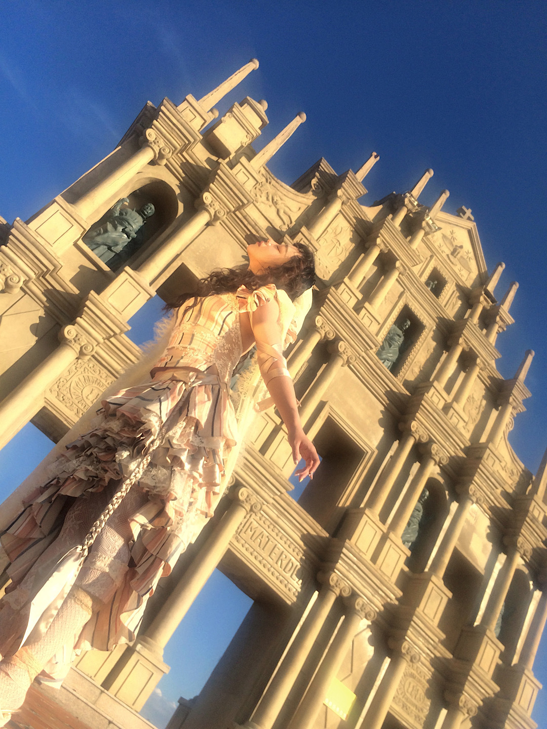 𝓜𝒶𝓎 𝓉𝒽𝑒 𝓰𝑜𝒹𝓈 𝒻𝒶𝓋𝑜𝓇 , 𝒶𝓃