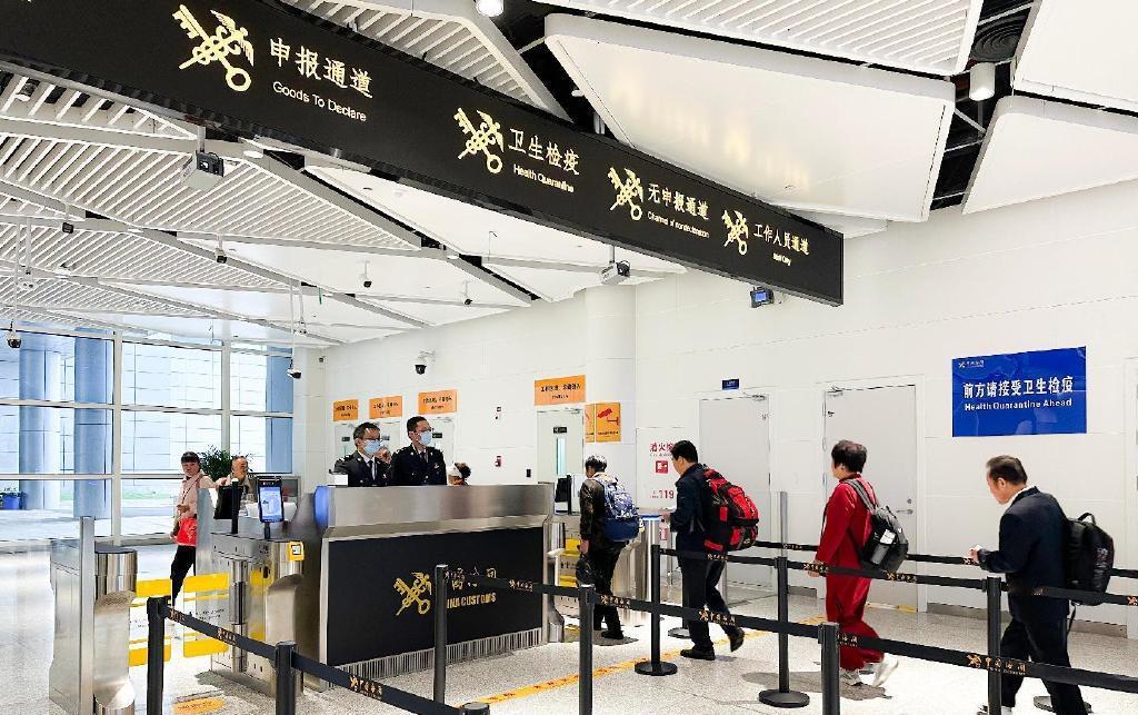 ​​11月4日12时30分，伴随着发动机巨大的轰鸣，由南方航空执飞的CZ5247