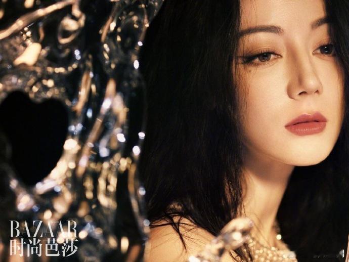 #迪丽热巴的商业价值##迪丽热巴杂志销量统治力#迪丽热巴的每一次商业合作都是一次