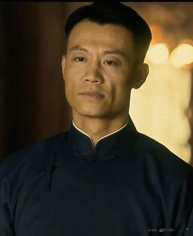 毕彦君的张老太爷演得好，

于和伟的富商田家泰演的也好，

可比起这两位戏骨大咖