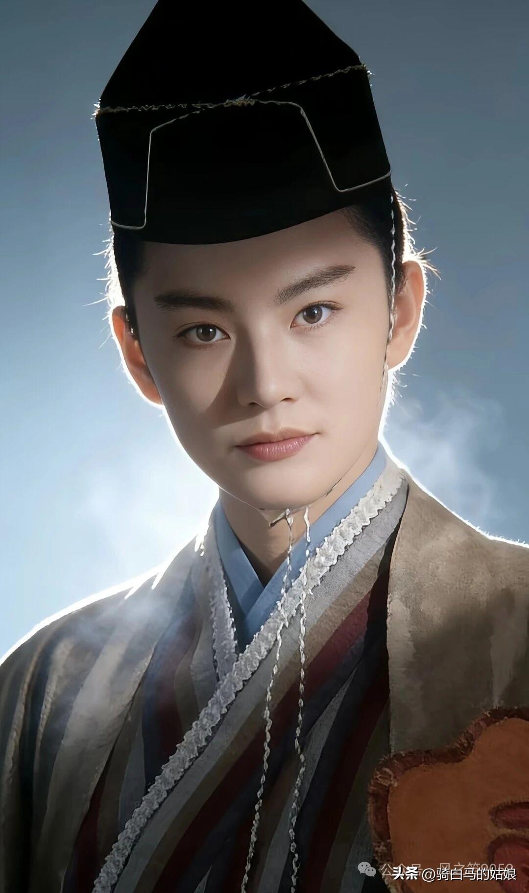 林青霞和陈丽君男装扮相，你更喜欢哪个？