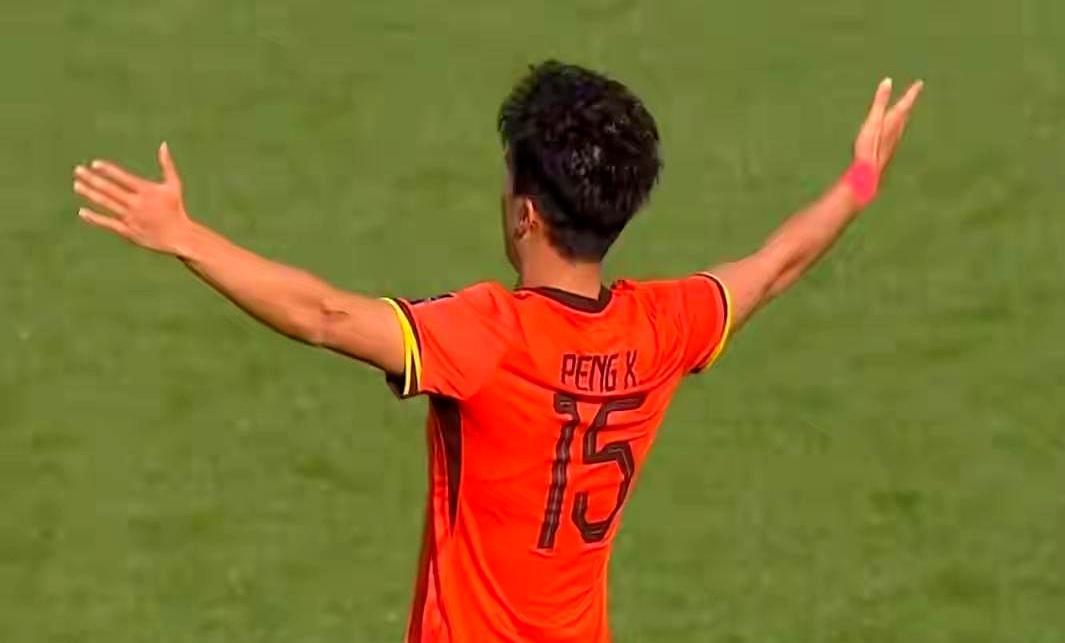 23:30开球，0点前冲决赛
 
今晚守着电视的不止我，还有熬夜加班的你们。零失