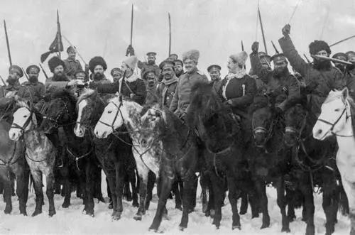 苏联红军的中国军团长~张福荣。
1917年，俄国爆发了十月革命。俄国发生内战，交