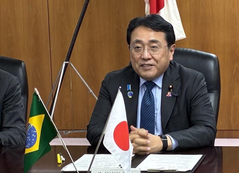 不搭理，日本来中国了

尽管中国并没有给予积极回应，但是日本还是主动官宣访华了，