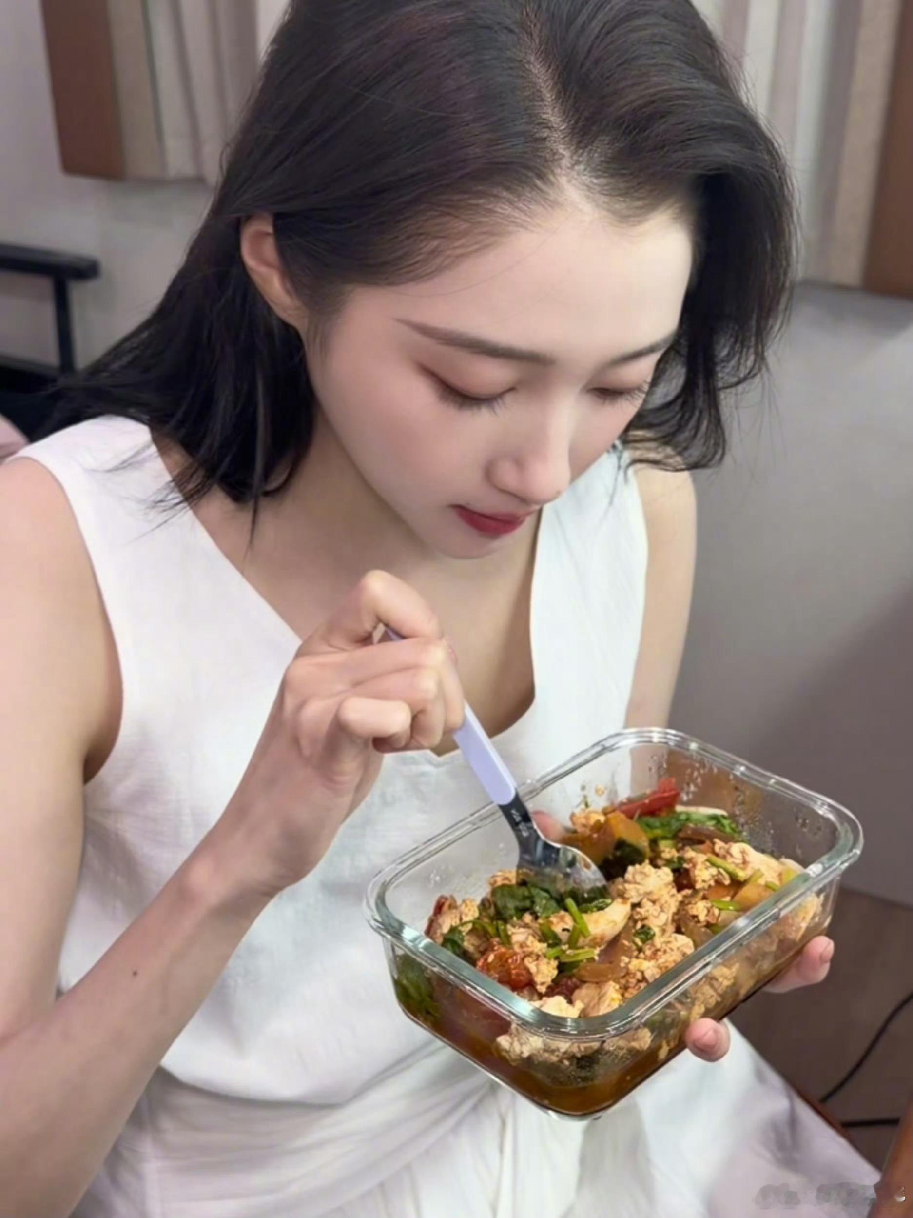 也没人告诉我关晓彤唱歌这么好听啊关晓彤你唱歌这么好听为什么不早点唱！本路人刷到直