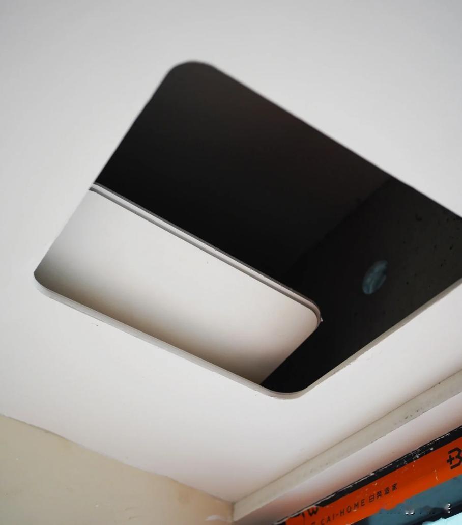 不听劝，邻居硬把主卫改成衣帽间，入住一年后，她哭着拆掉了
当初觉得主卫多余，不如