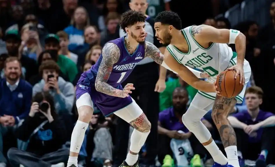 北京时间3月30日NBA 常规赛，夏洛特黄蜂对阵波士顿凯尔特人。半场黄蜂49-6