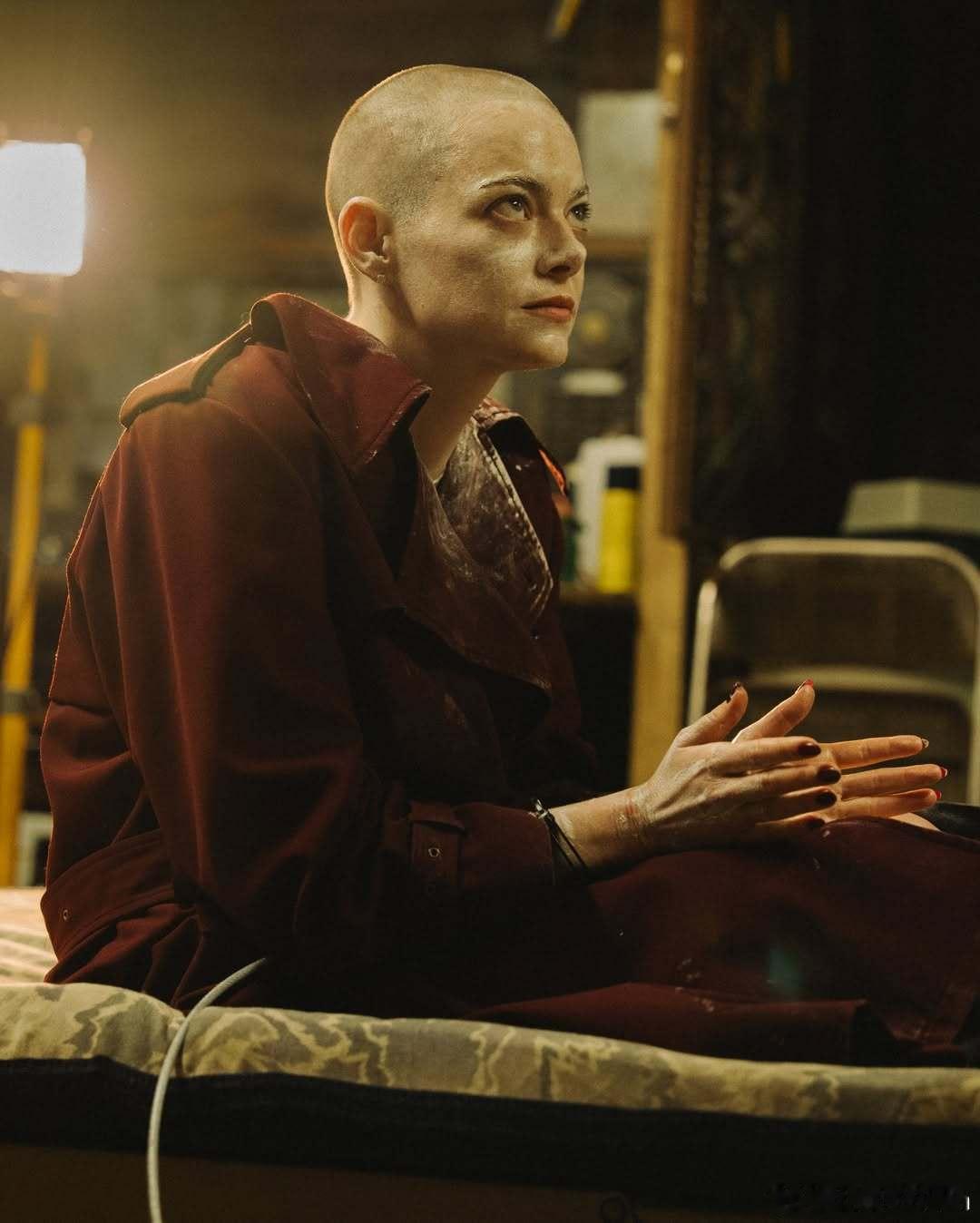 Emma stone艾玛斯通回应凭借《拯救地球》获得金球奖音喜类最佳女演员的提名