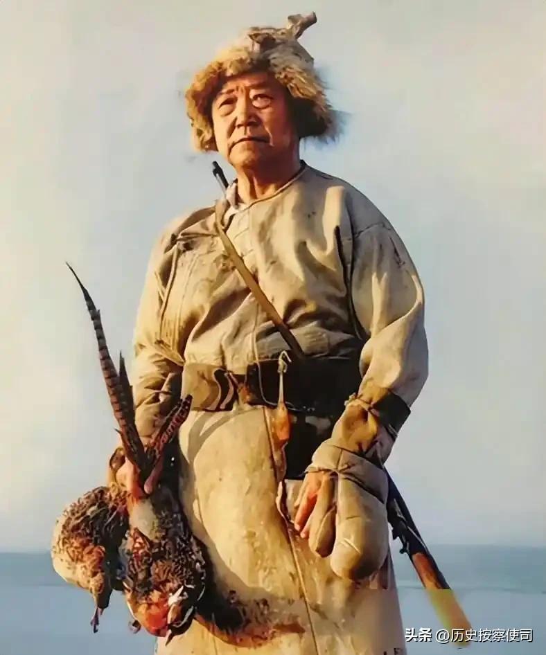 契丹王朝的重大贡献是把农耕文明的官僚制度和草原文明的部落制度进行二元整合。开创了