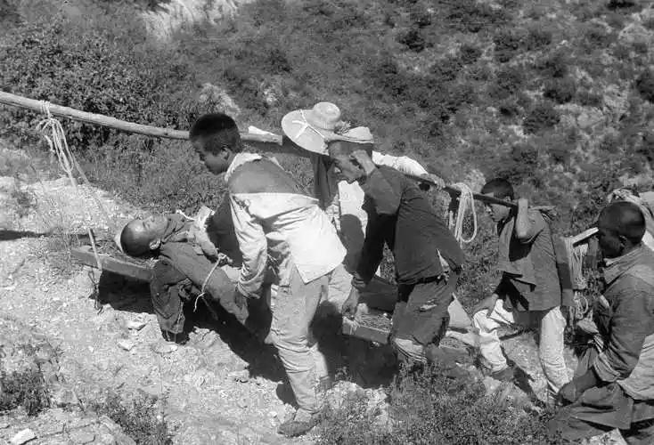 解放战争时期，令蒋介石一直想不通的是：共产党为什么越打兵员越多，他们的兵员到底来