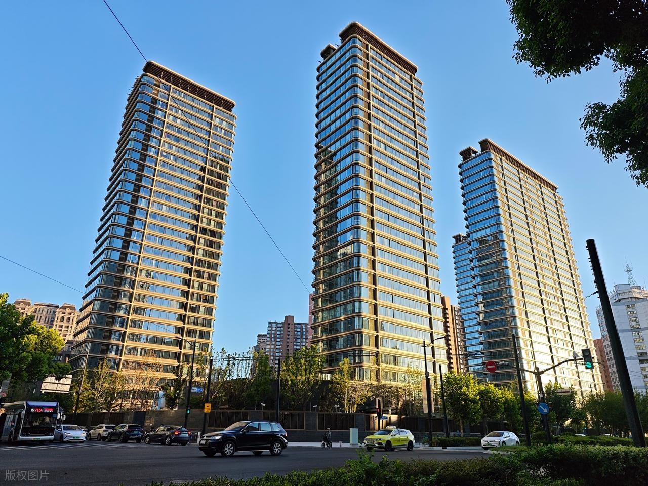 再这样疯下去，上海楼市二手房3月份能搞到3万套！

看看上海二手房最近的成绩！简