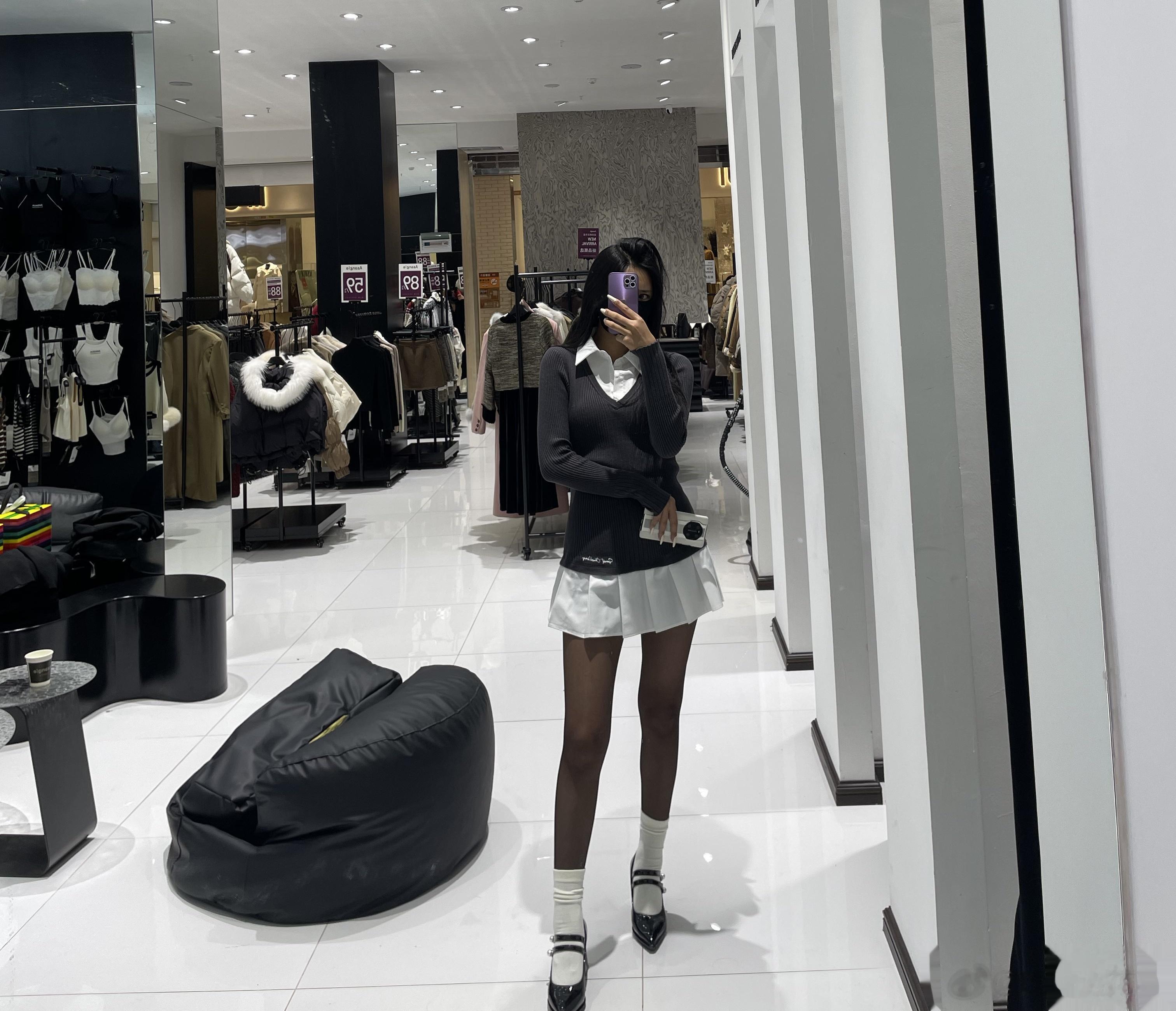 更日常……破天荒去实体店买衣服在家里用小太阳烤东西吃(没有一个小太阳可以干净的走