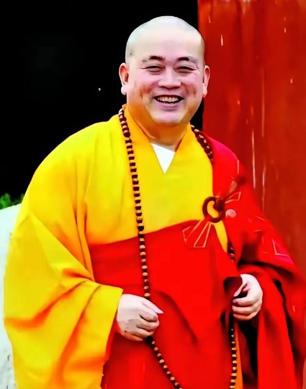 被判24年的释永信以为自己逃过一劫，但没想到，2天后，他又一次被牢牢钉在耻辱柱上