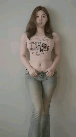 这就是老天爷追着喂饭的身材吧！
 
真的会被这种天生丽质的身材狠狠拿捏住✨
 