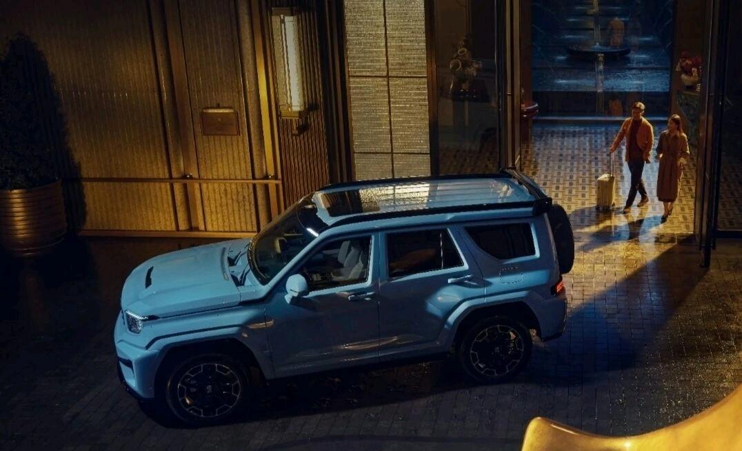 坦克700 Hi4-Z官图亮相  预计4秒破百+纯电190km外观，前脸新的蜂窝