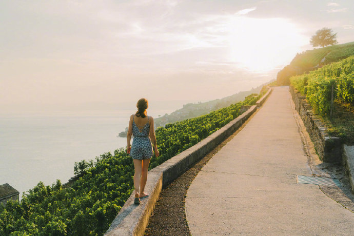 人与人之间的关系，常常从熟悉，到误解，从分离到释怀。释怀似乎才是最终认识自己和理